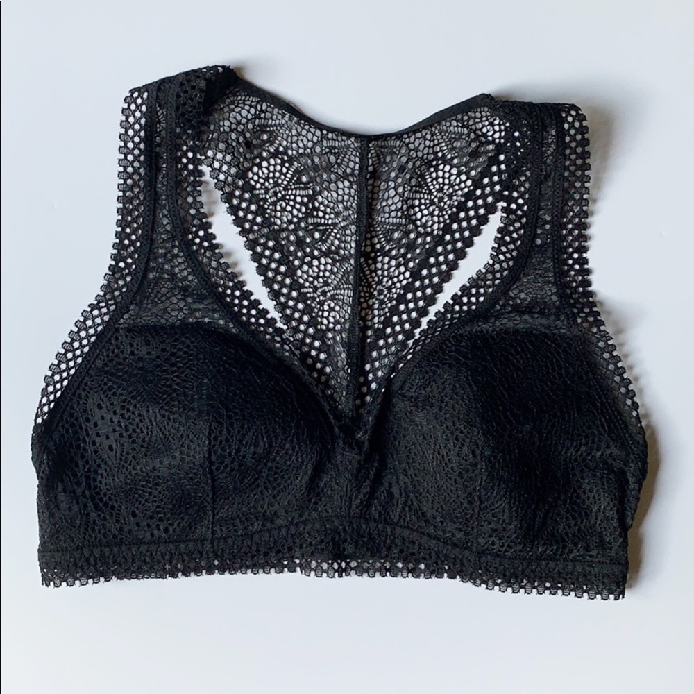 VIctorias Secret Lightly Lined Lace Bralette NWOT